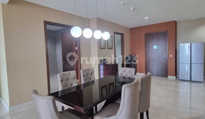 For Rent Luxury Apartment Pakubuwono house with balcony 3 BR size 165m2