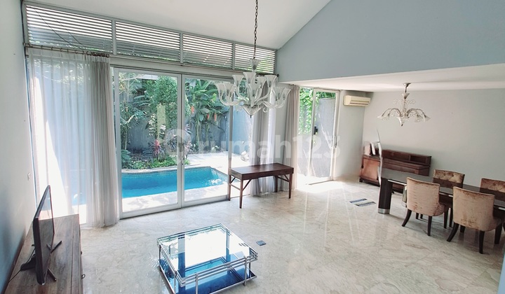 For Rent Townhouse Private Pool in Cipete Walking Distance to International Schools: Lycée Français de Jakarta, Jakarta Intercultural School (JIS), Australian Independent School,