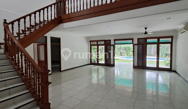 For Rent Spacious House With A Large Garden And Swimming Pool In Kemang Utara.