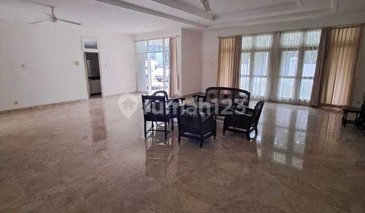 Disewakan Rumah Baru Renovasi Sekitar Scbd Senopati Parkiran Besar Cocok untuk Kantor 2