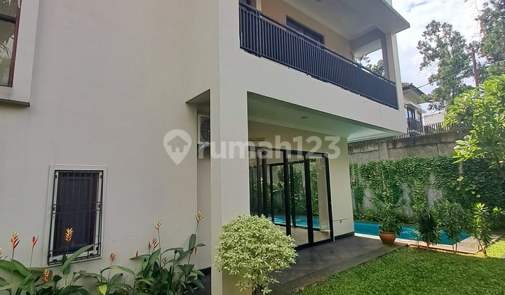 For Rent. A Modern House With Roof Top In Kemang. Must See  2