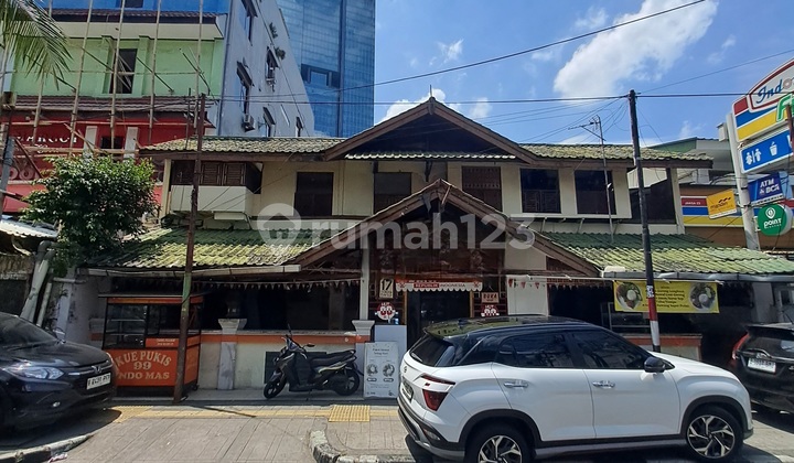 Dijual. Area komersial jalan Jaksa. Cocok untuk hotel, kos exclusive, cafe atau kantor Puat kota Menteng 2