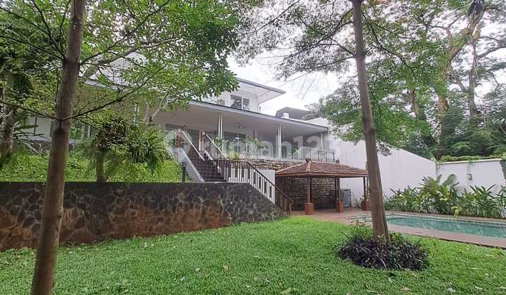 House for Rent 4BR with Large Garden in Kemang 2