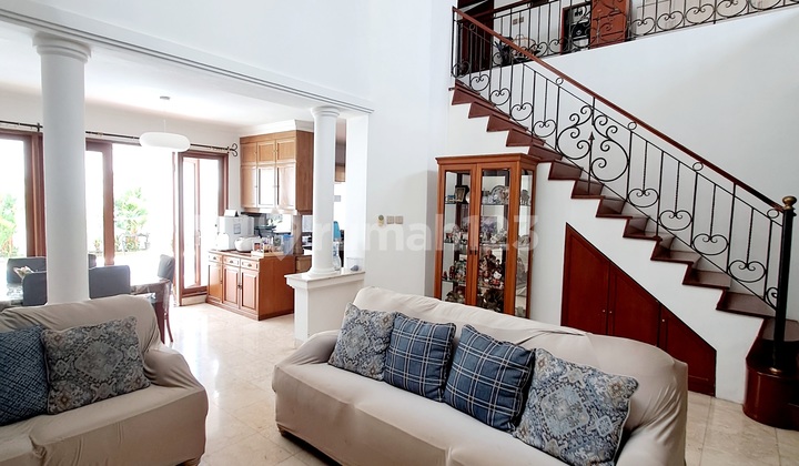 Dijual Rumah dalam komplek security 24 jam banyak jendela dan halaman depan dan belakang di Pejaten Barat, Kemang Dijual Rumah dalam komplek security 24 jam banyak jendela dan halaman depan dan belakang di Pejaten Barat, Kemang