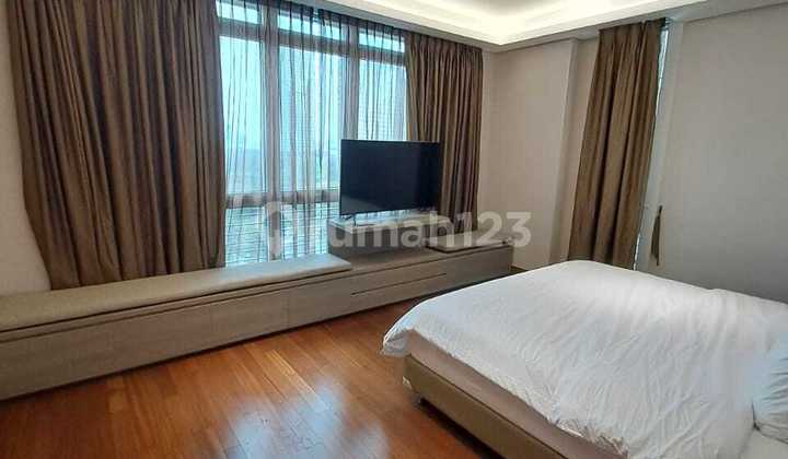 For Rent. Fully Furnished Apartment 3Br+1 with Stunning Golf View at Senayan City Residences 2