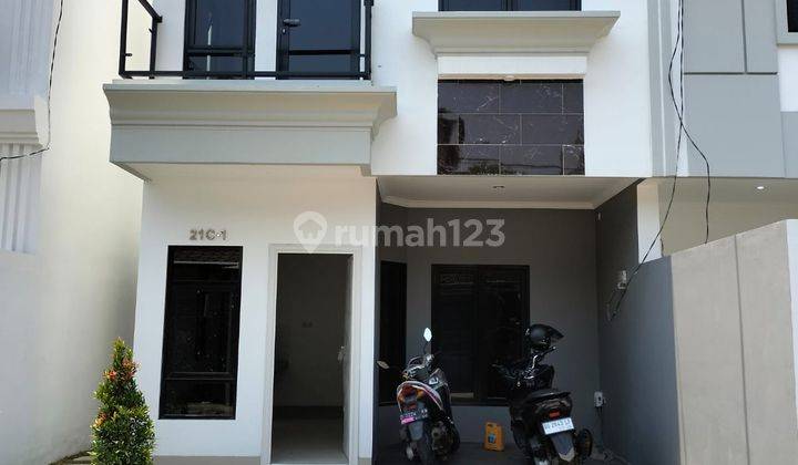 Rumah Mewah Modern Lokasi Strategis 2 Lantai Kalasan Raya Bandung 1