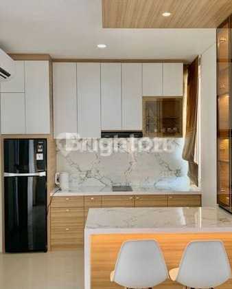 Rumah Cantik 3 Lantai Siap Huni di Nongsa 2