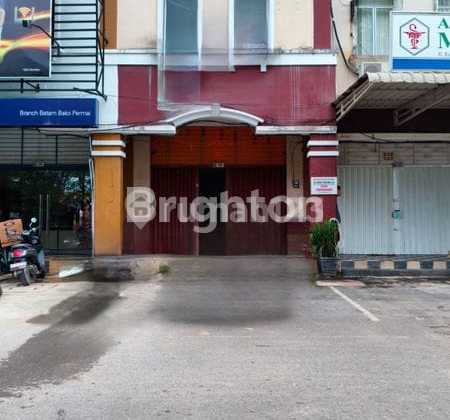 Two-Story Shophouse Located in Batam Center Two-Story Shophouse Located in Batam Center