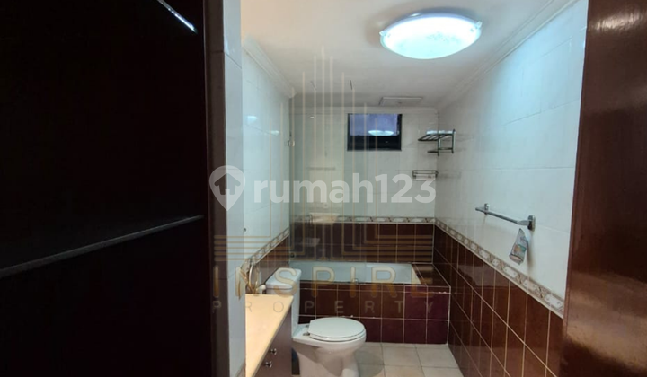 jual apartemen kondominium ta 3BR ful furnish siap huni jakarta barat