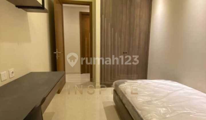 Disewakan Apartemen Taman Anggrek Residence Type 3Br+ Private Lift Desain Minimalis Moderen Full Furnish Siap Huni Tinggal Bawa Koper Best View Best Price Dekat 4 Mall Hublife,Ta,Cp1,Cp2 dan Dekat 4 Kampus Ukrida,Untar,Binus,Esa Unggul Jakarta Barat 2