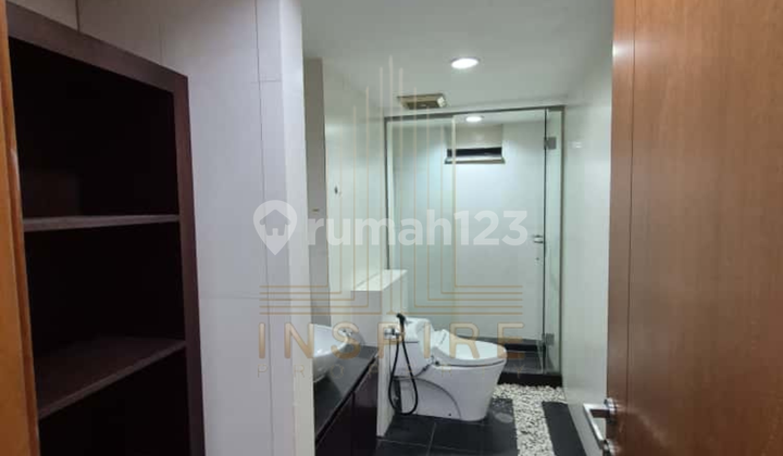 Jual Apartemen Taman Anggrek Atas Mall 3Br Furnished Baru 2