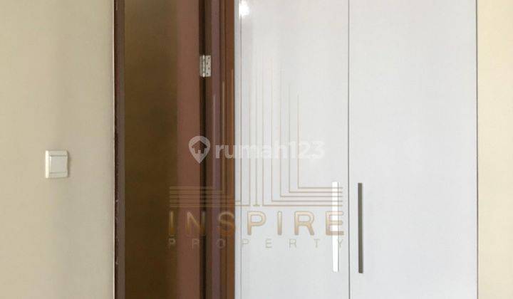 sewa apartemen residence 3BR unfurnished lift private  2