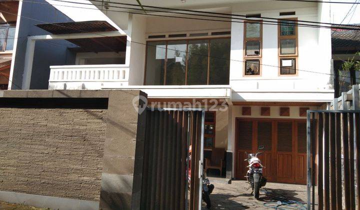 Rumah minimalis 2 lantai SHM di Setra indah 1