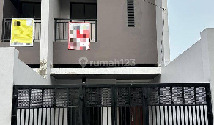 Rumah Bagus Besar 2 Lantai Meruya Utara Jakarta Barat 1