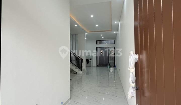 Dijual Rumah Bagus Metland Dekat Greenlake 2