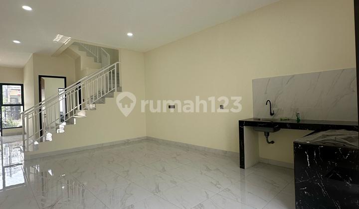 Dijual Rumah Lokasi Bagus Bebas Banjir Meruya Utara Jakarta Barat 2