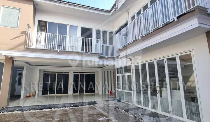 Rumah Mewah dengan Sirkulasi Udara yang Bagus di tatar Larangtapa Kota Baru Parahyangan 