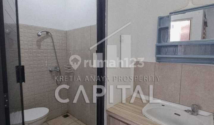 House with a Great Location and Ready to Occupy in the Jingganagara Area, New Town of Parahyangan. 2