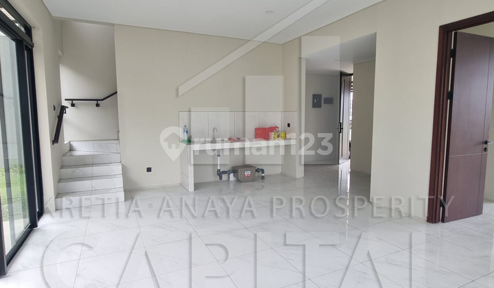 Rumah Posisi Hook di Tatar Punawangi Kota Baru Parahyangan 2