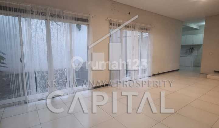 Rumah Nonfurnish Posisi Hook di Kota Baru Parahyangan 2