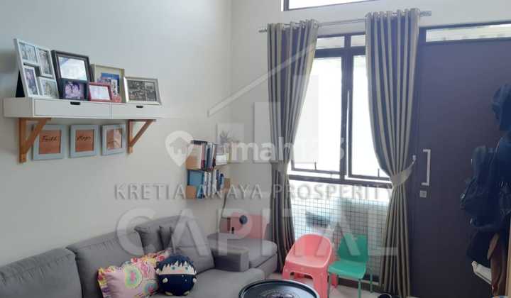Rumah Semi Furnish dengan view Taman di tatar Simakirana Kota Baru Parahyangan