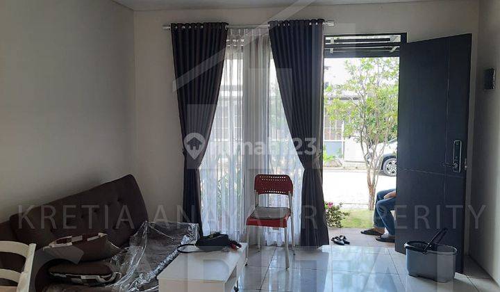 Rumah 2 Lantai Bagus Semi Furnished SHM di Kota Baru Parahyangan, Bandung 1