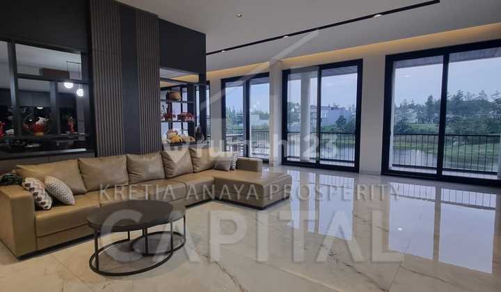 Rumah Mewah Idaman ada Kolam Renang dengan View Danau di tatar Rambutkasih Kota Baru Parahyangan