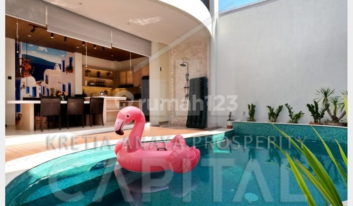 Rumah Rasa Villa dilengkapi dengan Kolam Renang di Jingganagara Kota Baru Parahyangan 