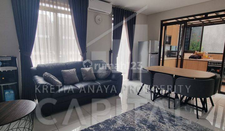 Rumah Full Furnished Dengan Posisi Hook Di Kota Baru Parahyangan  1