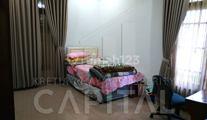 When else can you get a house in the heart of Karawitan Bandung at suburban prices. 2