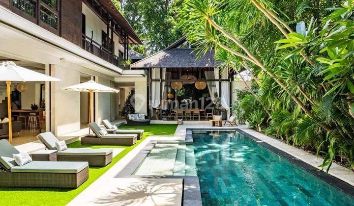 For sale luxury villa near the beach in Seminyak location 1