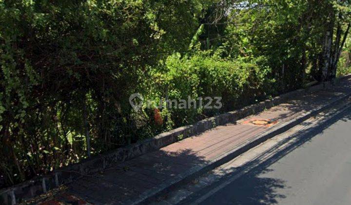 Land for rent located on the main road of Batu Beling Kuta North 2