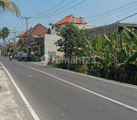 Land for sale located on the main road of Tumbak Bayuh Pererenan 2