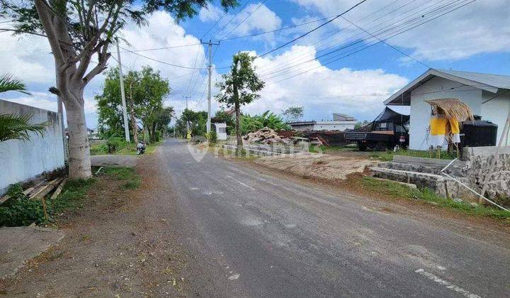 Land for rent on the main road of Seseh Munggu beach 1