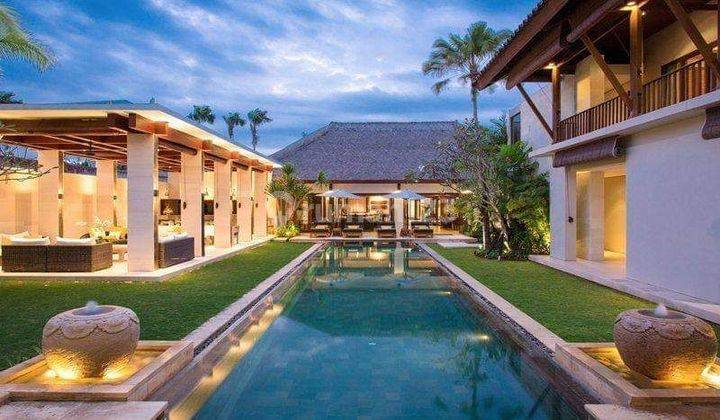 For Sale Villa Near Beach Location Seminyak Kuta Badung
 1