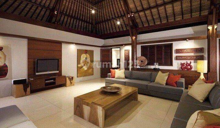 For Sale Villa Near Beach Location Seminyak Kuta Badung
 2