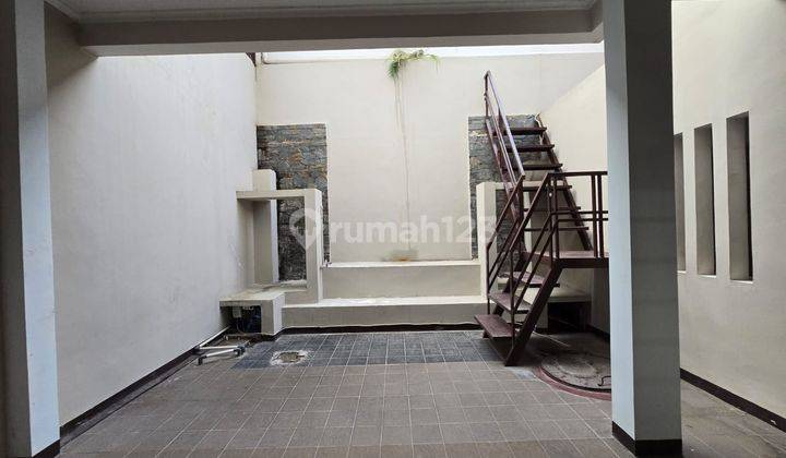 Rumah Cantik Modern di Setra Duta Terawat 2