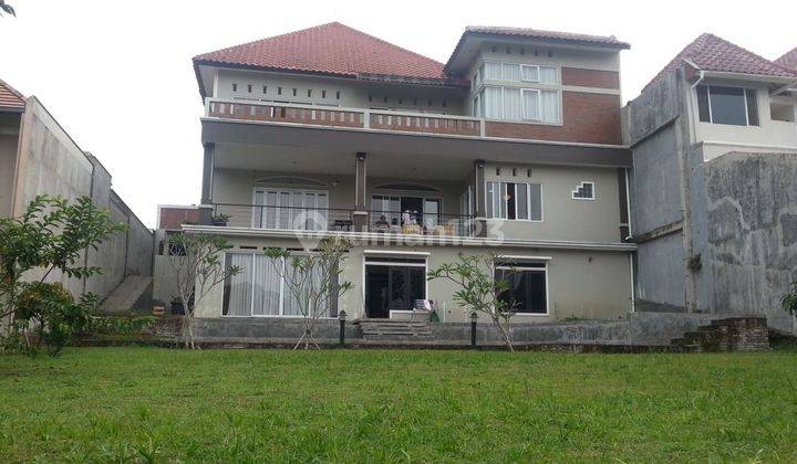 Rumah Villa di Kota Baru Parahyangan Lokasi Nyaman 1