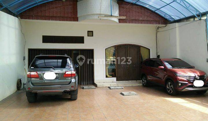 Jual Rumah Keadilan Gajah Mada, LT 359m2 4 Lantai SHM Bagus 2