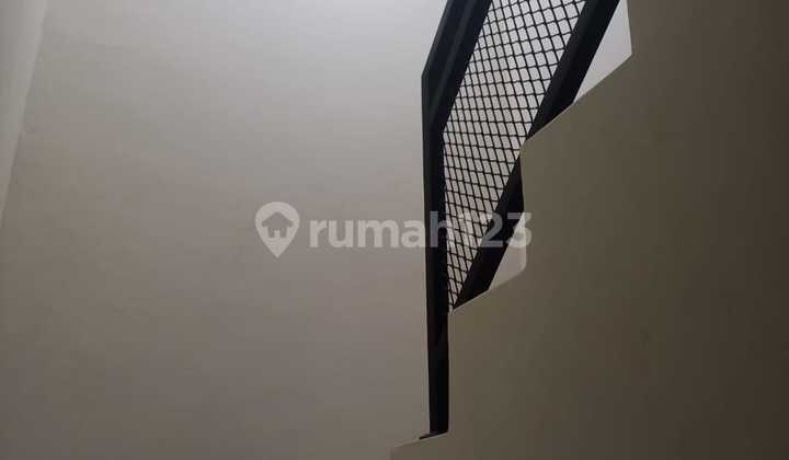 Rumah Siap Huni 2 Lantai di Cluster Oma Cimanggis Regency Depok 2