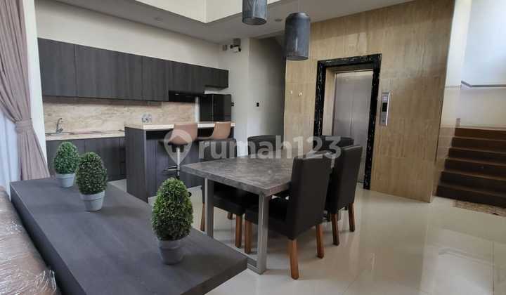 For Sale 3-Story Luxury House Fully Furnished Citraland 2