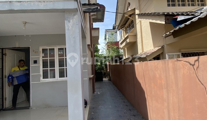Beautiful 1.5-Story House Fully Renovated Batam Center 2