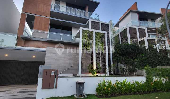 For Sale 3-Story Luxury House Fully Furnished Citraland