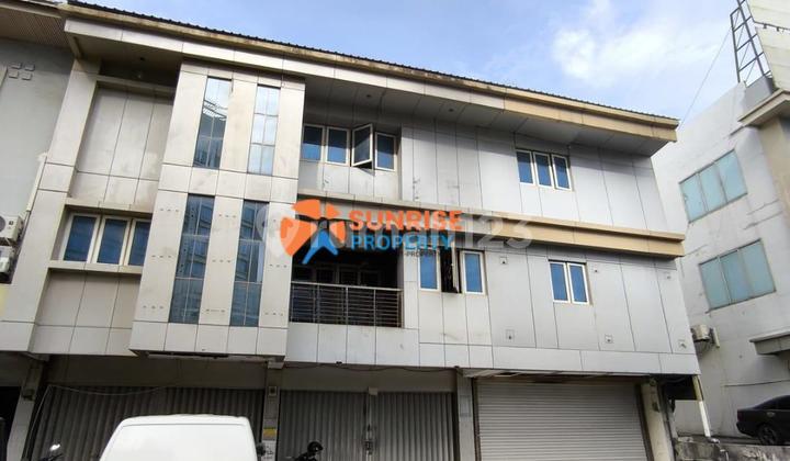 FOR RENT 3 UNITS OF ADJOINING SHOP HOUSES IN PELITA