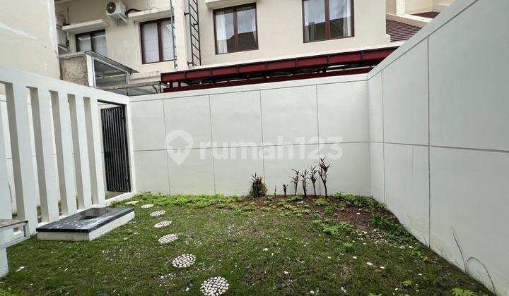 Disewakan Rumah 2 Lantai di Perumahan Orchard Agung Podomoro 2