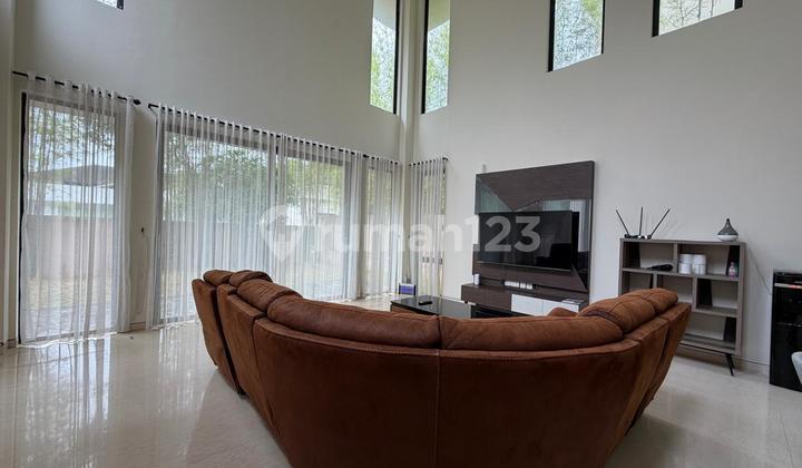 Disewakan Rumah Villa 2 Lantai di Nagoya Valley