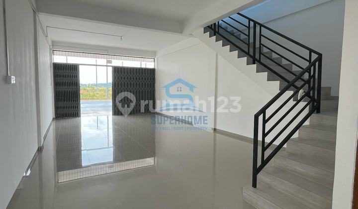 For Rent: 2.5 Story Shop House in Golden Bci Bengkong Laut
