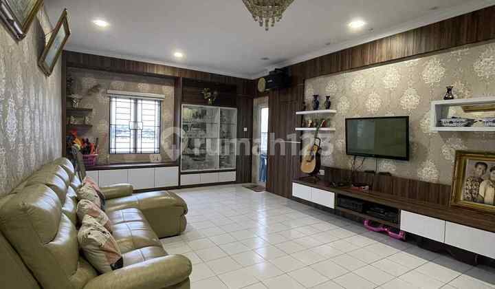 Disewakan Rumah 2 Lantai di Taman Mediterania