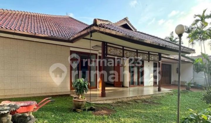 For Rent Classic Luxury House with Very Large Area in the Elite Kemang Area, South Jakarta