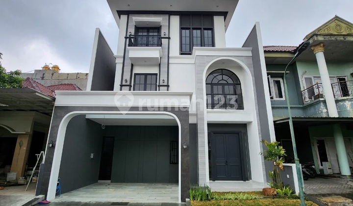 Rumah Minimalis 3 Lantai Villa Taman Telaga Citraland